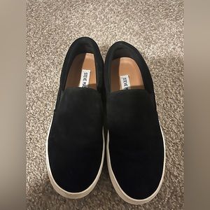 Steve Madden - Black slip on sneakers - Size 6